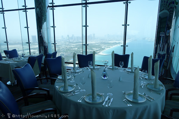 杜拜+義大利。夢想之旅　Day2-2　帆船飯店(Burj Al Arab)【27樓的Al Muntaha景觀餐廳】，禮拜五特有頂級早午餐，龍蝦、鵝肝吃到飽，貴的要命，但一生必去一次，附贈划算吃法教學(大笑)