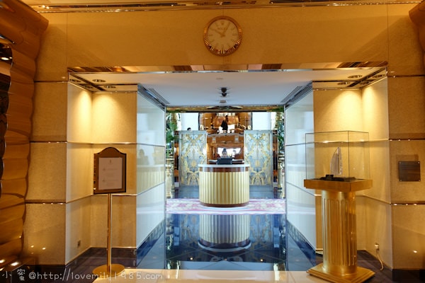 杜拜+義大利。夢想之旅　Day2-2　帆船飯店(Burj Al Arab)【27樓的Al Muntaha景觀餐廳】，禮拜五特有頂級早午餐，龍蝦、鵝肝吃到飽，貴的要命，但一生必去一次，附贈划算吃法教學(大笑)