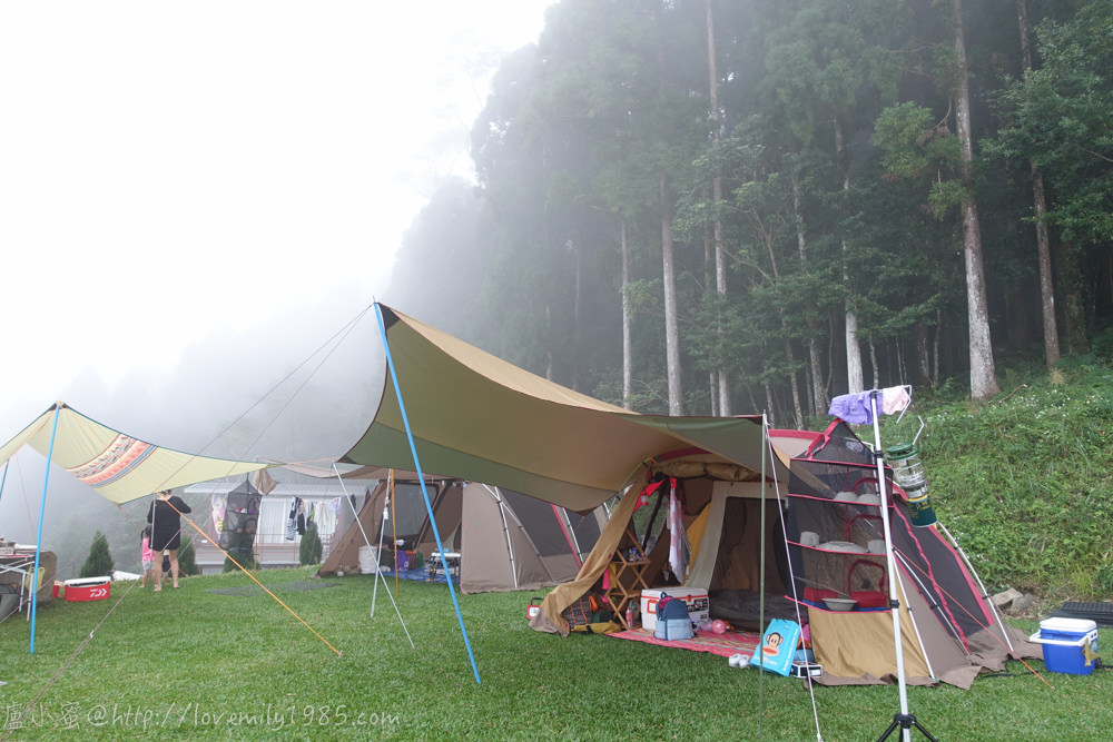 【露營】邁向真正的露營之第三露。尖石鄉森林海營地 Day2-2 親近大自然的放空午後.山嵐來襲我們身處在雲霧繚繞的仙境