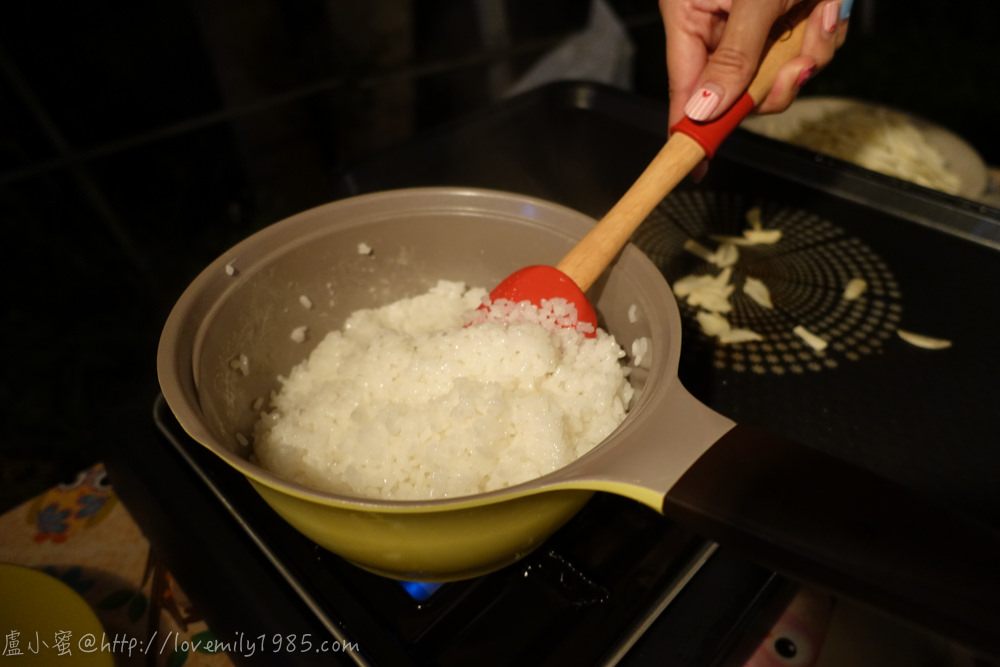 【廚房菜鳥x露營食譜】瓦斯爐煮飯。白飯煮出來粒粒分明超好吃der，附帶萬一米沒熟拯救教學