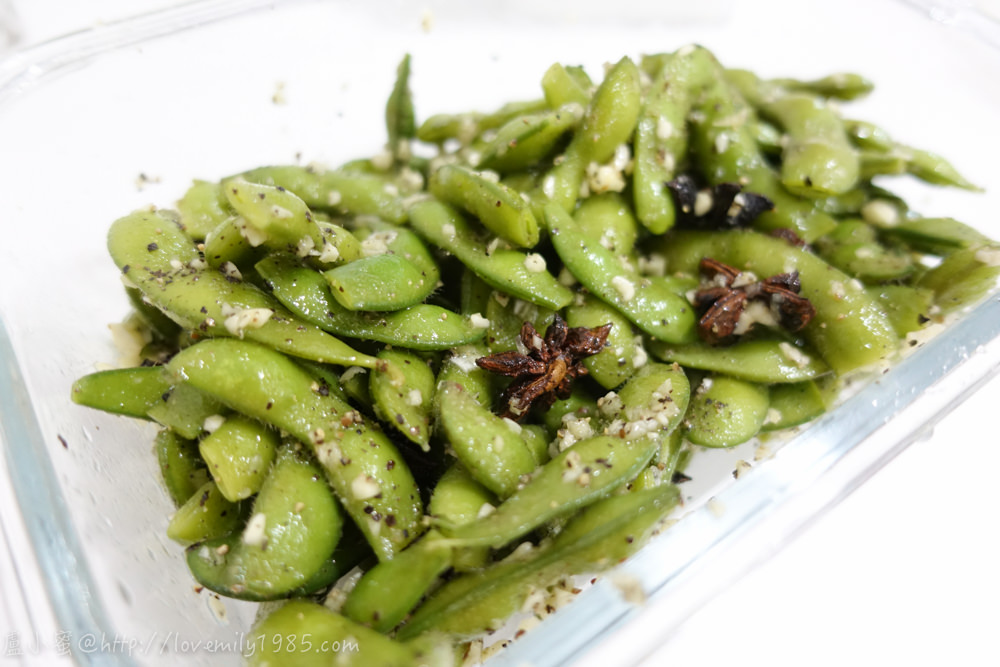 【廚房菜鳥x露營食譜】十分鐘自製外賣涼拌毛豆！色香味俱全超涮嘴的零食&下酒菜。極簡單調理食譜+實作