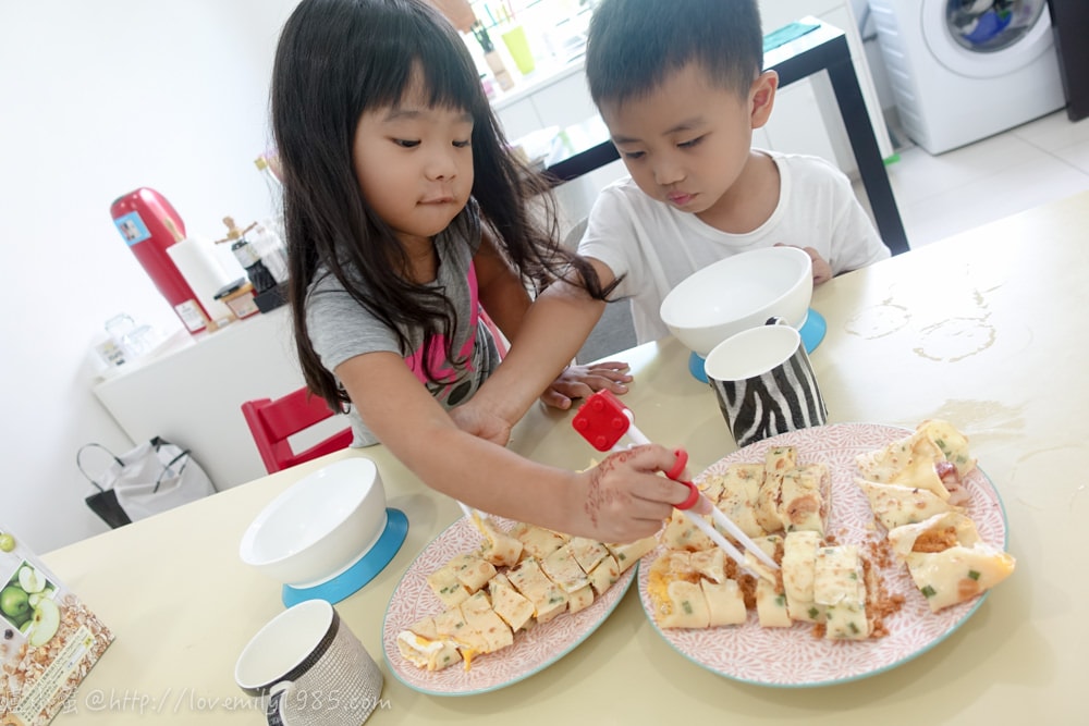【廚房菜鳥。第一次煮飯就上手】遊子必學，台式蛋餅自己做！超簡單、免揉麵團～～～快速回味家鄉味