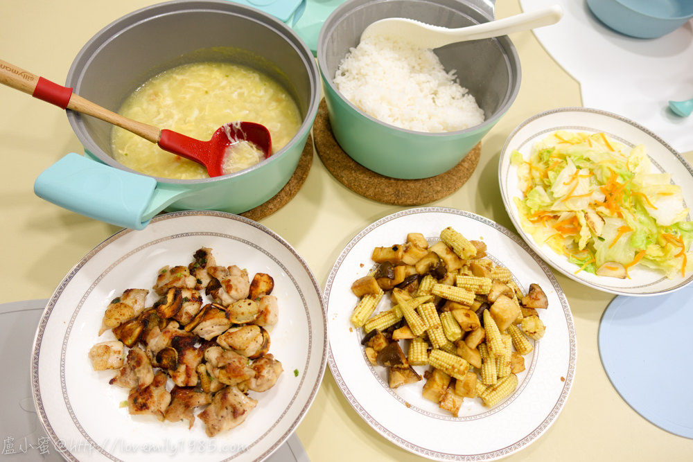 【廚房菜鳥。第一次煮飯就上手】超簡單「乾煎蒜片雞腿排」＆超下飯「醬燒奶油杏鮑菇玉米筍」，備料超簡單，煮的也快！食譜+實作