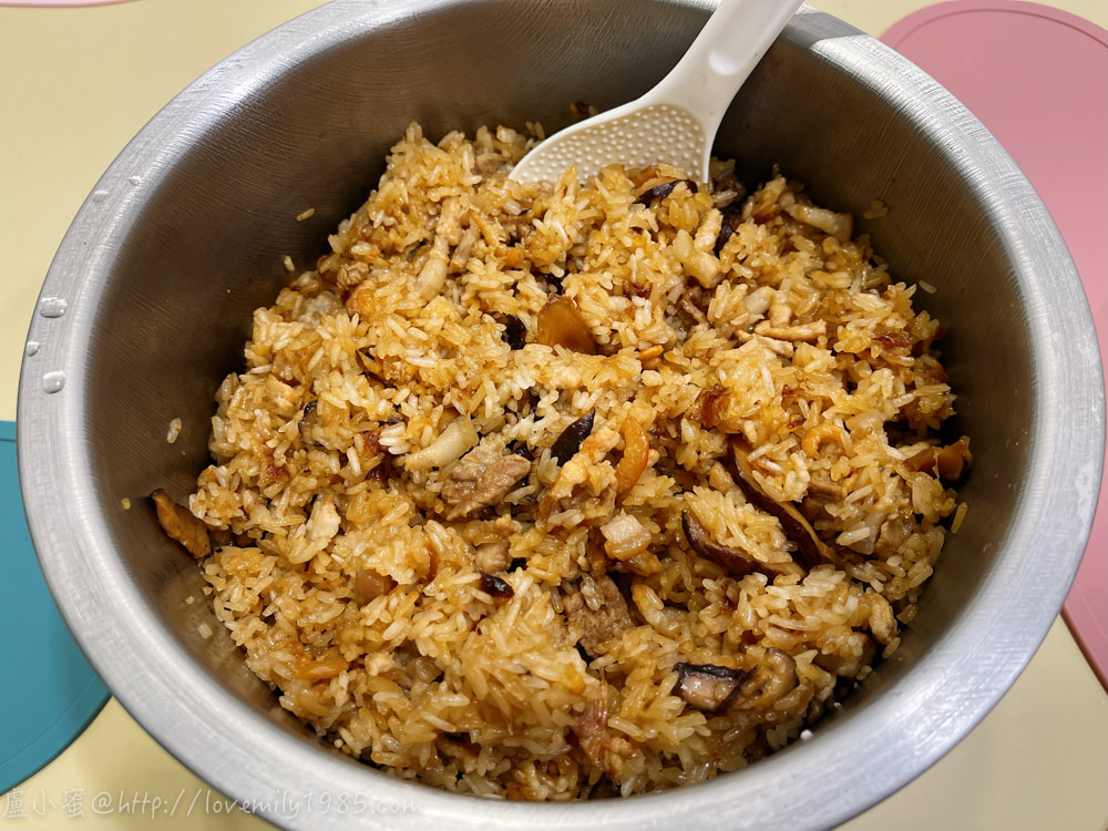【廚房菜鳥。第一次煮飯就上手】遊子必學，「台式油飯」！免泡糯米、用電鍋蒸出超簡單台灣味，食譜+實作