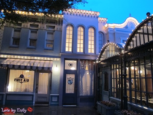 胖na出國初體驗。香港HK。 Day2-3 迪士尼樂園【Corner Café。育嬰室】→好萊塢酒店玩nana - 第2張圖