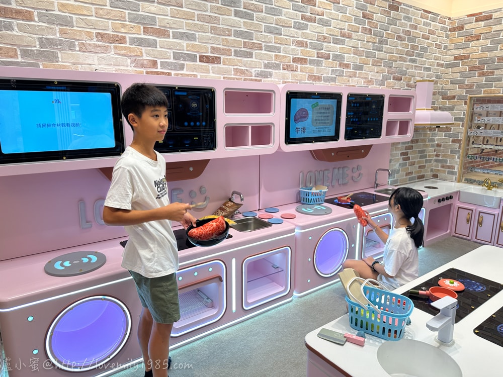 新北室內樂園推薦【新店裕隆城 樂米樂園-北美館】超豪華450坪!設施豐富可以玩超級久~不限時間還有家長座位的親子樂園館 - 第17張圖