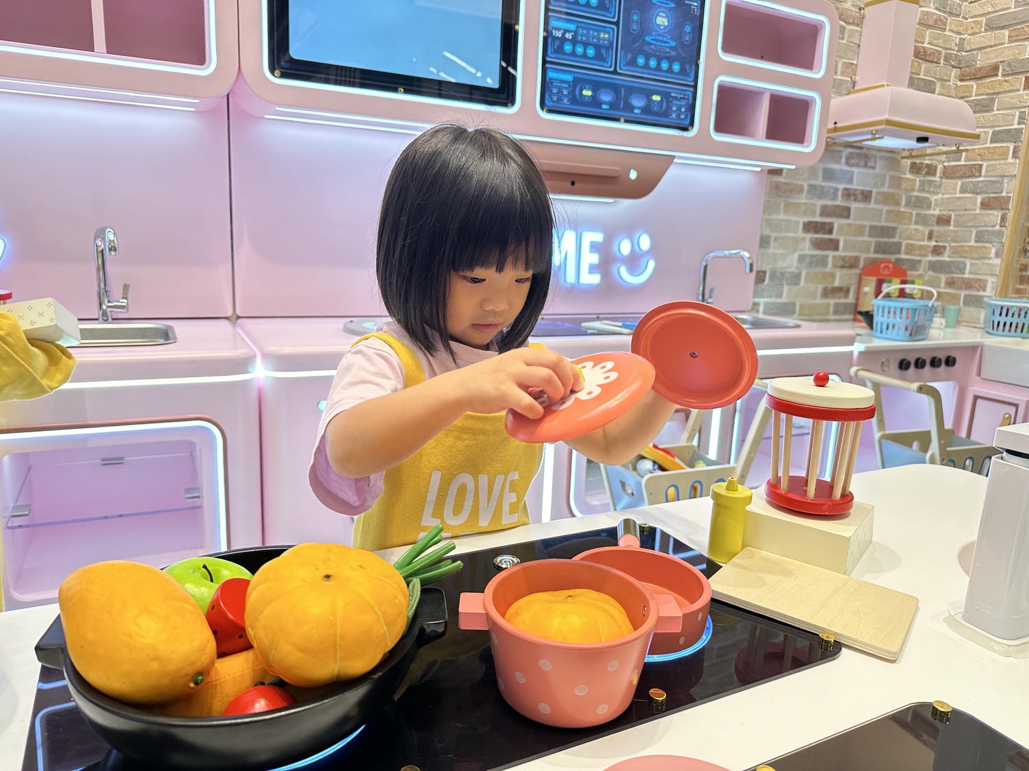 新北室內樂園推薦【新店裕隆城 樂米樂園-北美館】超豪華450坪!設施豐富可以玩超級久~不限時間還有家長座位的親子樂園館 - 第63張圖